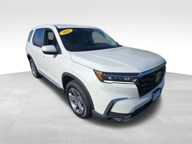 Used 2025 Honda Pilot EX-L image 2
