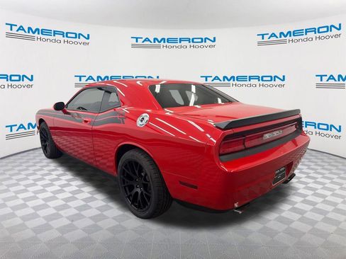 Used 2010 Dodge Challenger R/T RWD image 3
