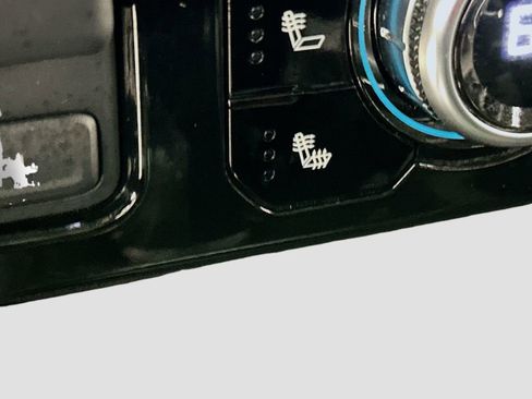 Used 2024 GMC Sierra 1500 SLT image 21