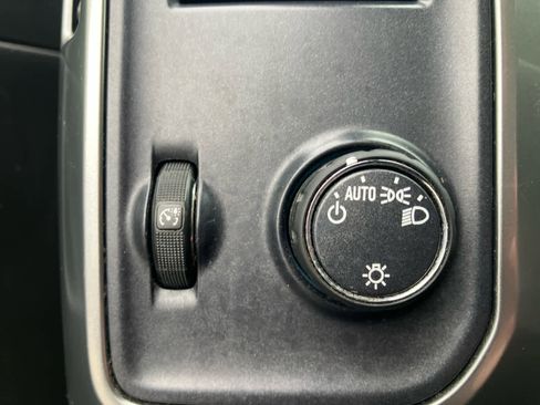 Used 2019 Chevrolet Silverado 1500 LT image 13