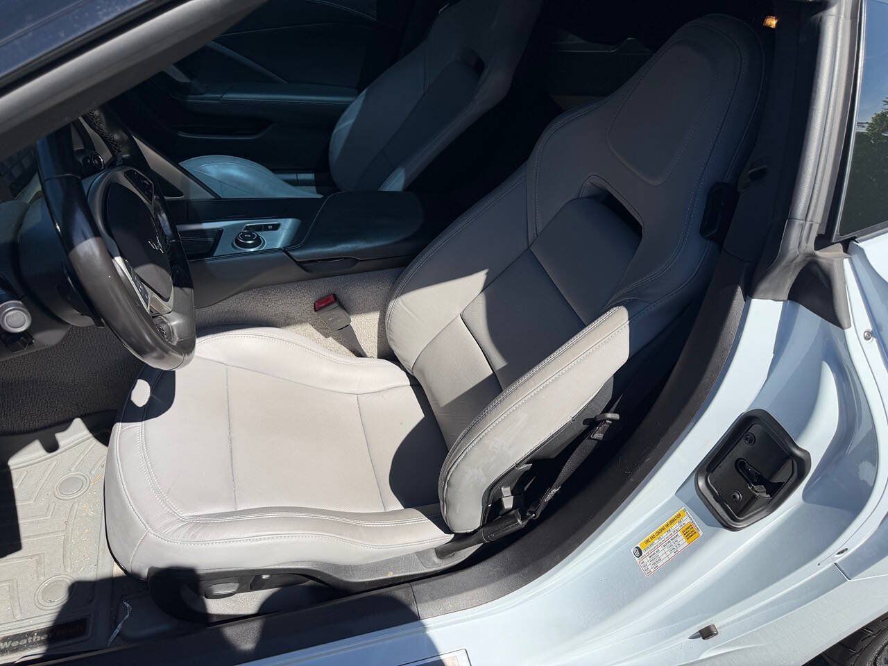 Used 2018 Chevrolet Corvette Stingray Coupe w/ 1LT RWD image 16