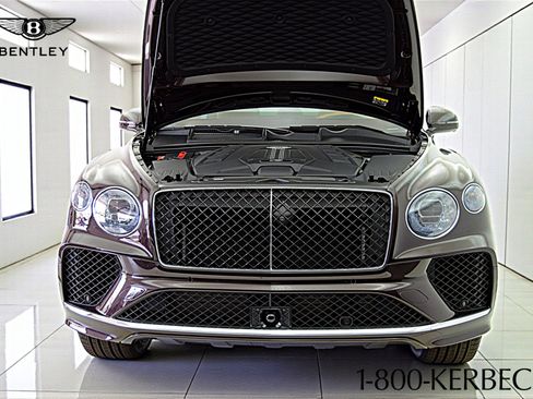 Used 2024 Bentley Bentayga image 19