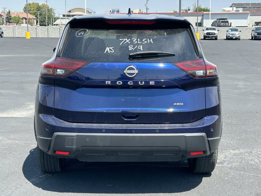 Used 2025 Nissan Rogue SV AWD/4WD image 5