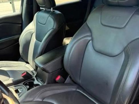 Used 2018 Jeep Cherokee Limited AWD/4WD image 13