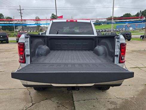 Used 2026 RAM 2500 Big Horn AWD/4WD image 9