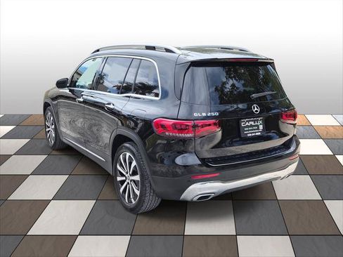 Used 2022 Mercedes-Benz GLB 250 w/ Premium Package Lite image 6