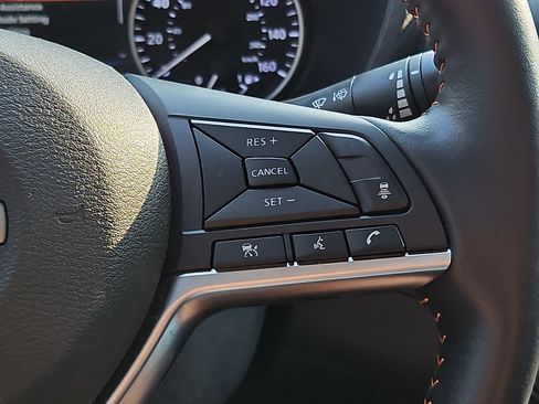 Used 2024 Nissan Sentra SR w/ SR Premium Package FWD image 22