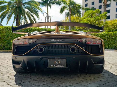 Used 2020 Lamborghini Aventador SVJ image 25