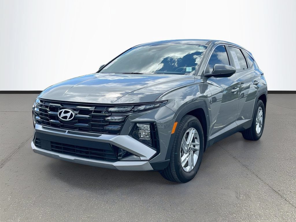 Used 2025 Hyundai Tucson SE FWD image 3