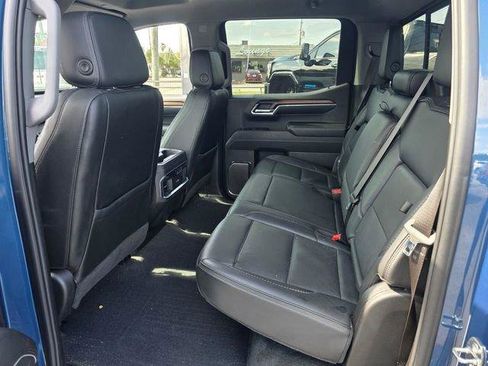Used 2024 GMC Sierra 1500 Denali w/ Technology Package AWD/4WD image 11