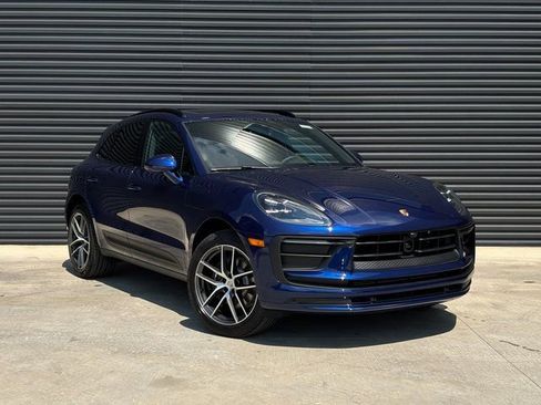 Certified 2025 Porsche Macan image 9