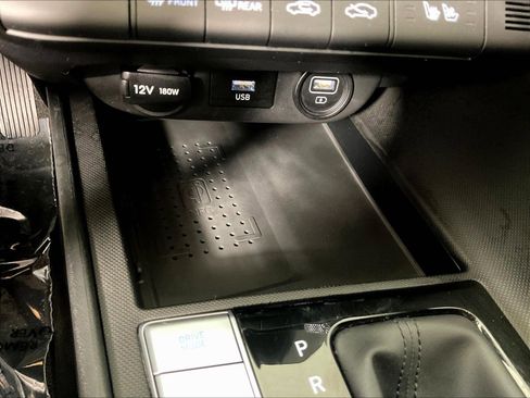 Used 2022 Hyundai Elantra Limited FWD image 15