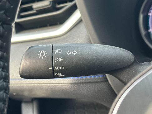 Used 2024 Toyota RAV4 SE image 38