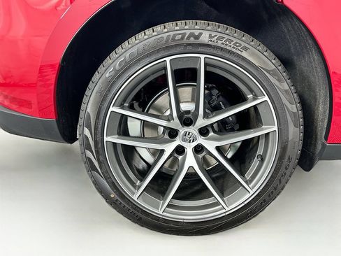Used 2026 Porsche Macan AWD/4WD image 34