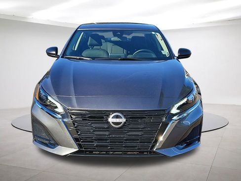 Used 2025 Nissan Altima 2.5 SV image 2