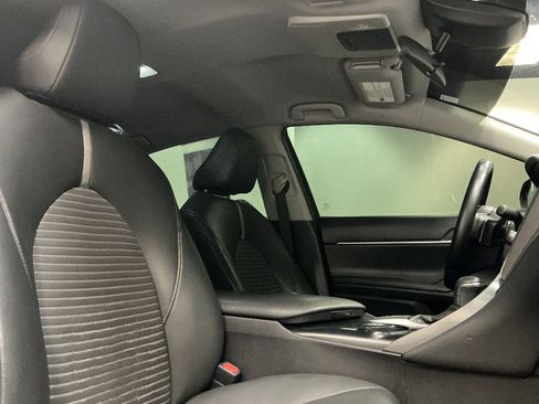 Used 2018 Toyota Camry SE w/ Protection Package (Q1) image 29