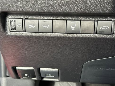 New 2025 Toyota RAV4 XLE image 31