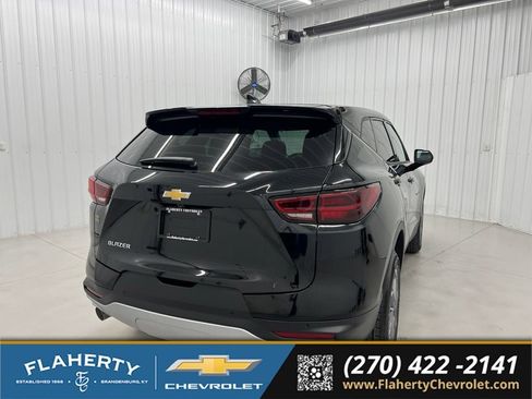 Used 2026 Chevrolet Blazer LT FWD image 3