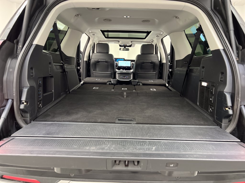Used 2025 Ford Expedition Max Platinum AWD/4WD image 45