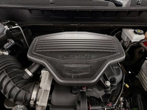 Used 2021 Cadillac XT6 Premium Luxury w/ LPO, Floor Liner Package AWD/4WD image 32