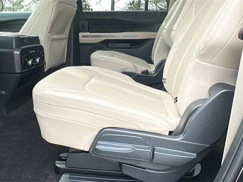Certified 2022 Ford Expedition Max Platinum image 21