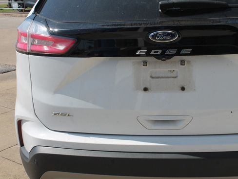 Used 2022 Ford Edge SEL w/ Convenience Package AWD/4WD image 4