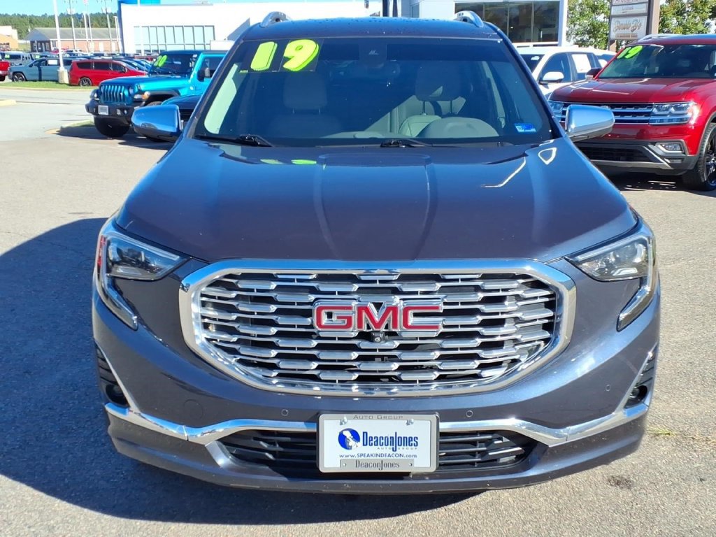 Used 2019 GMC Terrain Denali w/ Advanced Safety Package FWD image 9