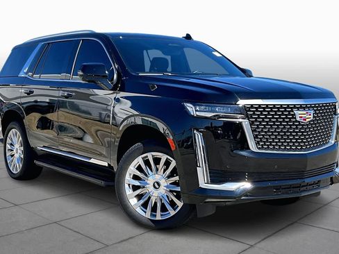 Used 2024 Cadillac Escalade Premium Luxury image 3