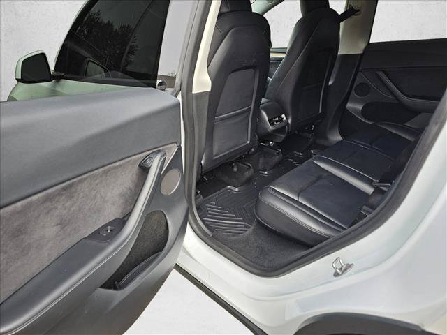 Used 2023 Tesla Model Y Long Range AWD/4WD image 17