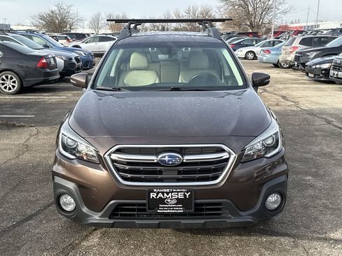 Used 2019 Subaru Outback 2.5i Limited w/ Popular Package #2 image 9