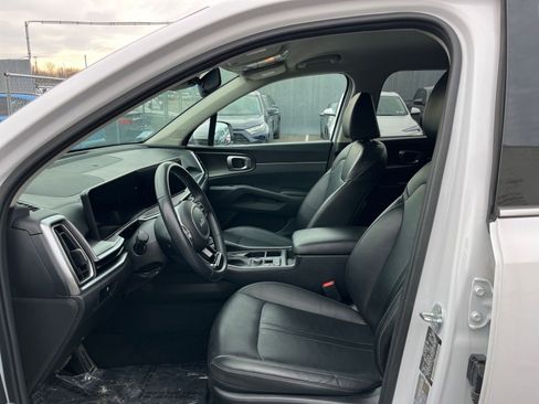 Used 2024 Kia Sorento S image 28