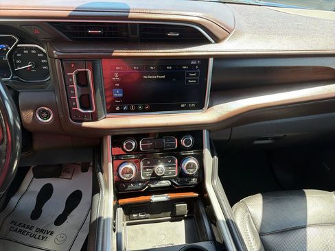 Used 2021 GMC Yukon XL Denali w/ Denali Premium Package RWD image 24