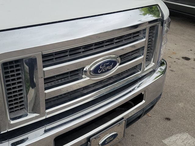 Used 2012 Ford E-350 and Econoline 350 Super Duty w/ Shuttle Bus Prep Pkg RWD image 4