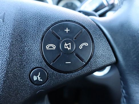 Used 2011 Mercedes-Benz E 350 4MATIC image 31