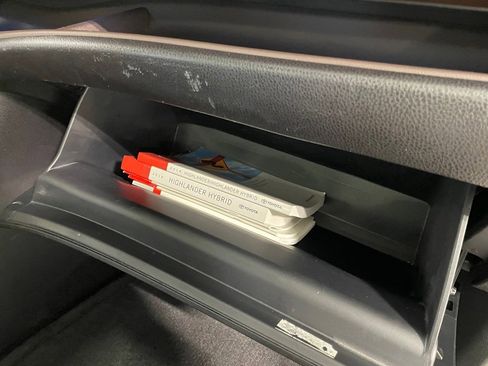 Used 2016 Toyota Highlander Limited Platinum image 29