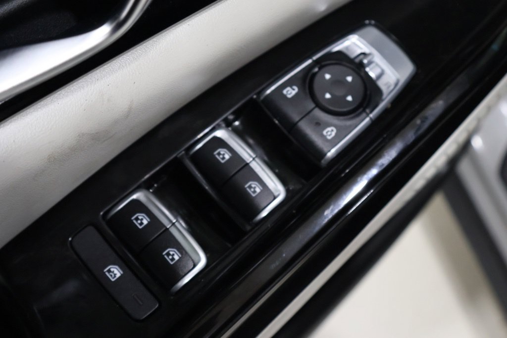 Used 2023 Kia Carnival EX FWD image 20