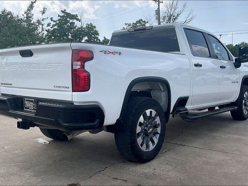 Used 2022 Chevrolet Silverado 2500 Custom w/ Custom Value Package AWD/4WD image 6