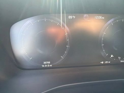 Used 2021 Volvo XC40 T5 R-Design w/ Climate Package AWD/4WD image 13