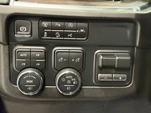 Used 2025 Chevrolet Tahoe Z71 w/ Z71 Off-Road Package image 37