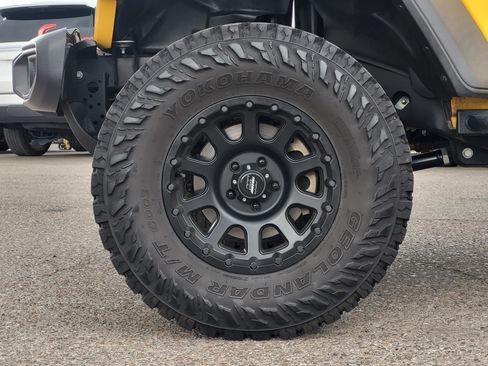 Used 2021 Jeep Wrangler Unlimited Rubicon AWD/4WD image 10