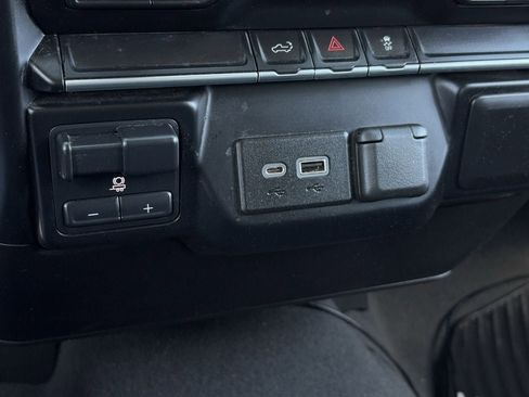 Used 2023 Chevrolet Silverado 2500 LT w/ Convenience Package image 20