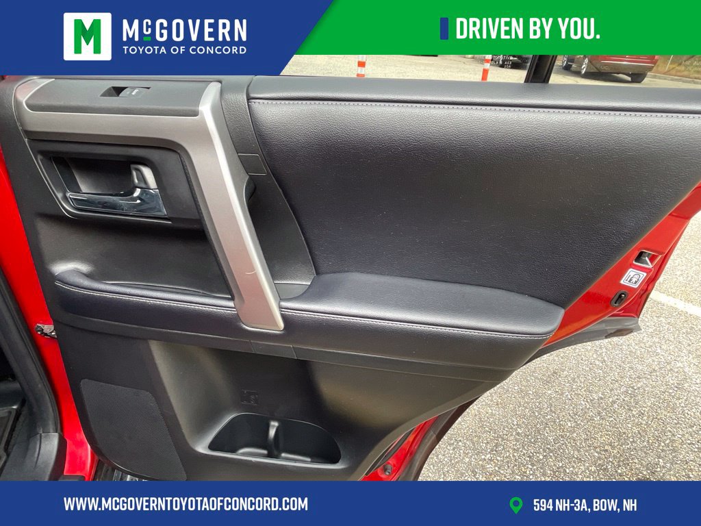 Used 2020 Toyota 4Runner SR5 Premium w/ Moonroof Package AWD/4WD image 23