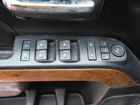 Used 2018 Chevrolet Silverado 1500 LTZ image 20