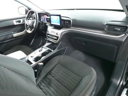 Used 2021 Ford Explorer XLT AWD/4WD image 30