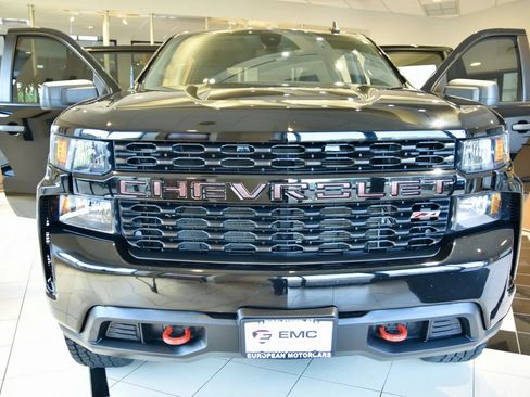 Used 2021 Chevrolet Silverado 1500 Custom Trail Boss w/ Safety Confidence Package AWD/4WD image 2