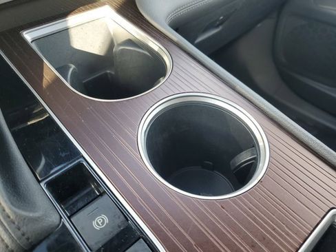 Used 2023 Toyota Sienna XLE image 28