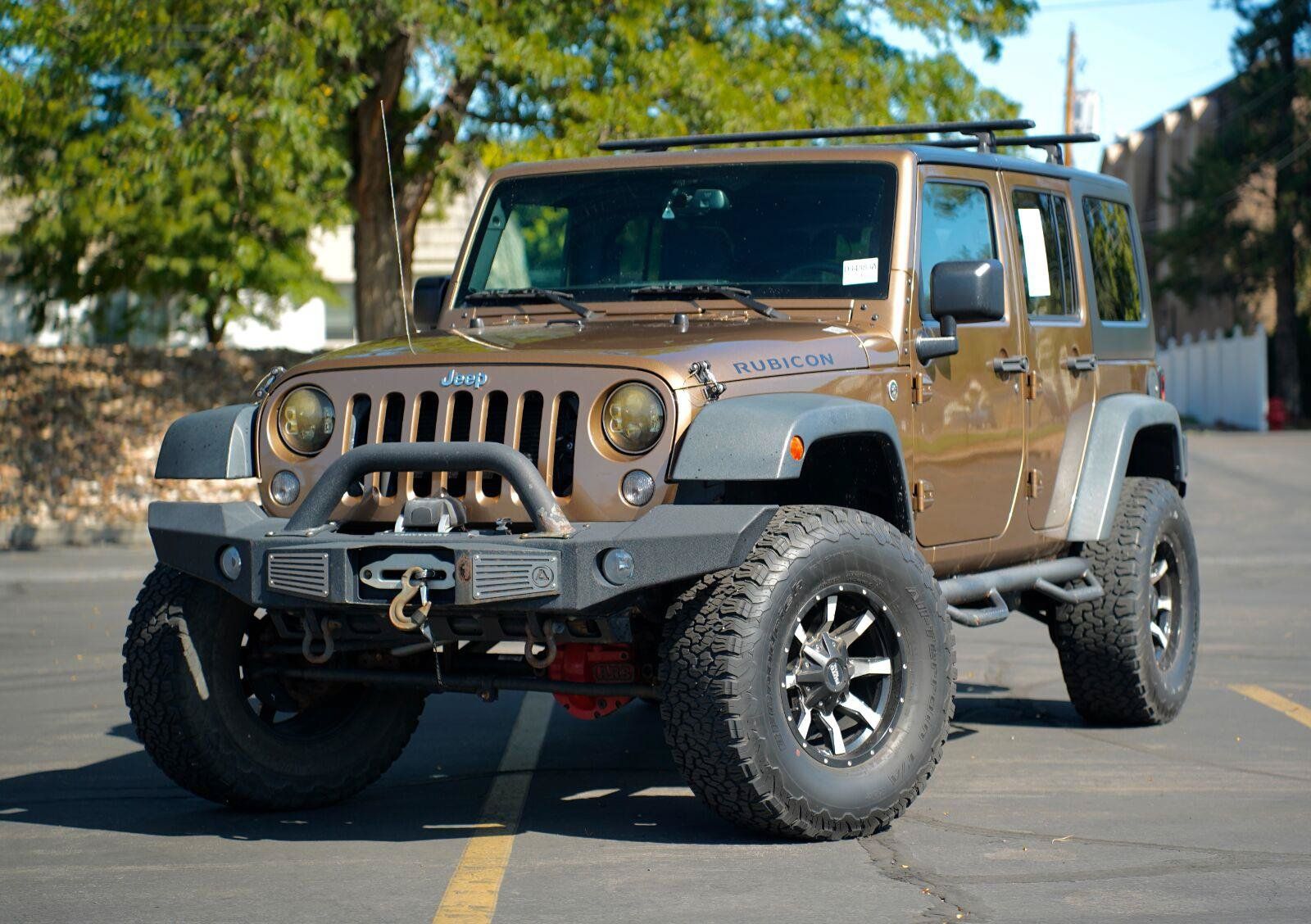 Used 2015 Jeep Wrangler Unlimited Rubicon w/ Connectivity Group AWD/4WD image 1