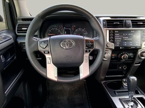 Used 2022 Toyota 4Runner SR5 Premium w/ Moonroof Package AWD/4WD image 6