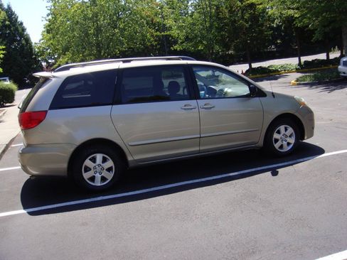 Used 2008 Toyota Sienna LE FWD image 5