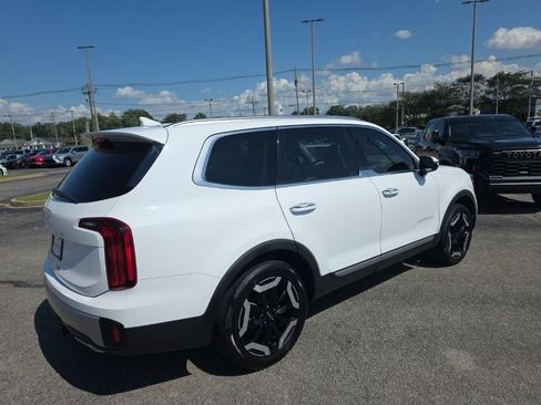 Used 2023 Kia Telluride S w/ S Sunroof Package FWD image 5
